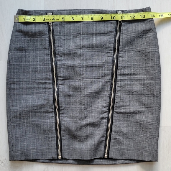 The Kooples bodycon zippered miniskirt, gray/brown plaid, FR 36, US 2 - Picture 2 of 6